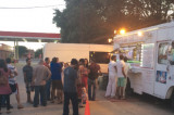 The Pied Pipers of Desi Quick Snack Foods Out of a Truck The Pied Pipers of Desi Quick Snack Foods Out of a Truck