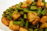 Mama’s Punjabi Recipes:  Aloo Frans Bean (Potatoes and Green Beans)