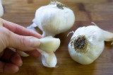 What Will Happen If We Eat Garlic On An Empty Stomach?