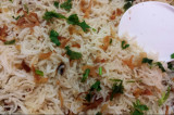 Mama’s Punjabi Recipes: Bhune Pyaaz ka Pulao (Brown Onion Pilaf)