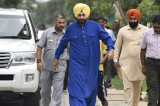 Navjot Sidhu likely to join AAP on I-Day eve, campaign for Punjab poll