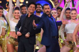 Confirmed: Salman Khan To Host ‘Raees’ Shah Rukh Khan on Bigg Boss 10