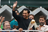 Sarfaraz gets hero’s welcome as Pakistan team returns home
