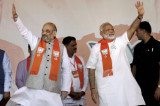 Gujarat elections a contest between dynasty and development: Narendra Modi