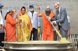 India sets Guinness world record by cooking 918kg khichdi