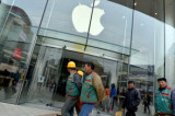 Apple’s chief apologises to China over warranty policy