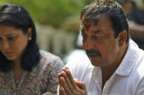 Sanjay Dutt reaches home, thanks fans for love and support
