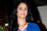 Pyaar Ko Ho Jaane Do: Mona Singh gets injured while romancing Iqbal Khan