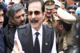 Sahara chief offers in SC to pay Rs 300 crore as bank gurantee