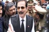 Sahara chief offers in SC to pay Rs 300 crore as bank gurantee Sahara chief offers in SC to pay Rs 300 crore as bank gurantee