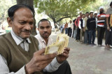 Withdrawal limits at banks, ATMs raised; new Rs 500 notes launched Withdrawal limits at banks, ATMs raised; new Rs 500 notes launched