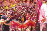 Go Go Go… Go Pagal… Holi Hai! Go Go Go… Go Pagal… Holi Hai!
