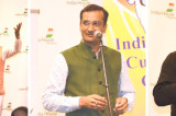 Fast Paced Hindi Poetry Ties the Audience Up in Knots! Fast Paced Hindi Poetry Ties the Audience Up in Knots!