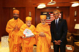 His Holiness Mahant Swami Maharaj Meets with Former President Barack Obama His Holiness Mahant Swami Maharaj Meets with Former President Barack Obama