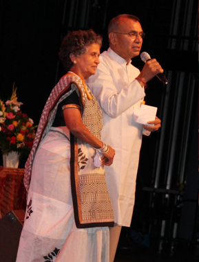 Chairman of Ekal Global Ramesh Shah and his wife Kokilaben Shah