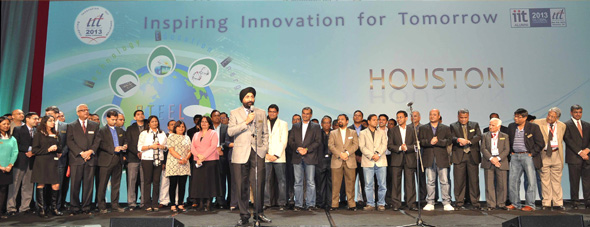 IIT Houston Chairman Witty Bindra at the closing of the IIT Global Convention with his team of organizers and volunteers.