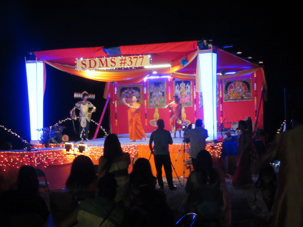The Diwali Mela ate the SDSV Temple in Katy was held outdoors under the stars. The stage, decorations and co-ordination was done by the Sanathan Dharam Maha Sabha Branch 377.