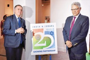 Economic relations secretary Amar Sinha (right) and lsrael’s ambassador to India Daniel Carmon at the launch of a logo to mark 25 years of India-Israel diplomatic relations. Photo: PTI
