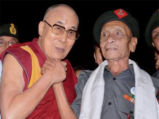 Dalai, who was in Guwahati to attend the Namami Brahmaputra river festival, embraced Das who escorted him till Balipara in Assam after his escape from Tibet in 1959.