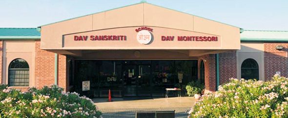 D.A.V. Montessori School has a modern campus with excellent educational resources and its own playground.