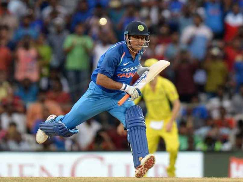 MS Dhoni survived a massive run out scare in the 22nd over of India's innings.