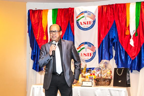 Live auction by Dr. Nik Nikam